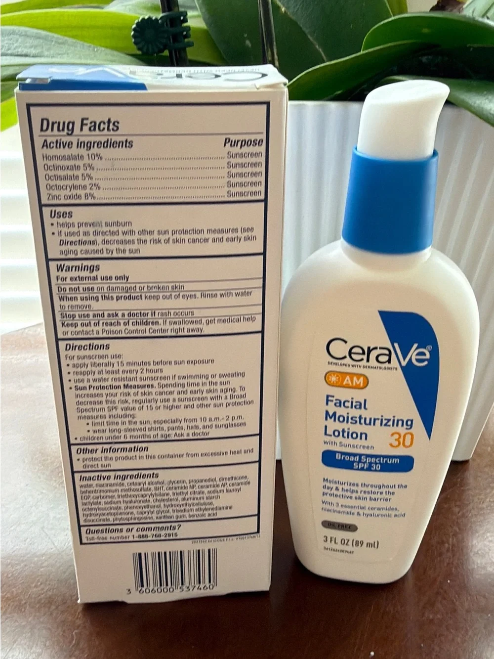 rave Facial Moisturizing Lotion SPF 30 - White & Blue